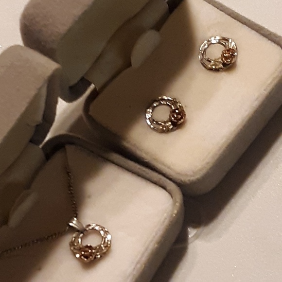 2/1 Bundle Black Hills Gold Earrings & Necklace - Picture 2 of 8